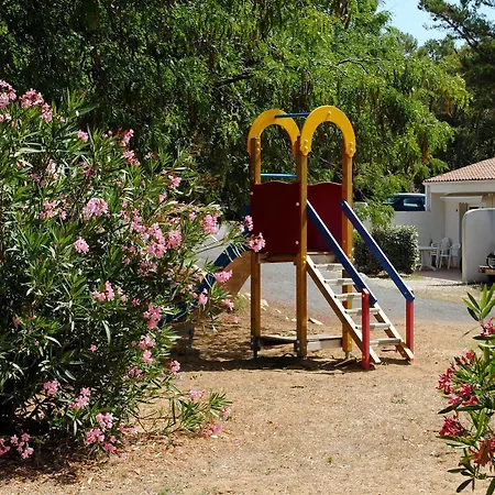 Nemea Les Sables Vignier Holiday park 2*
